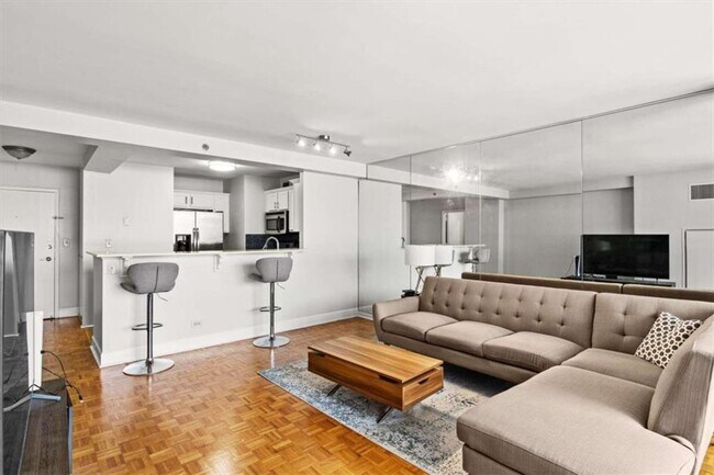 Building Photo - 620 Peachtree St NE