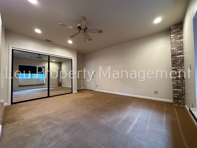 Building Photo - 1098 Cindy Ct
