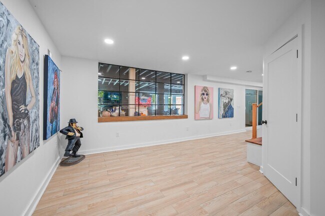 Building Photo - 3183 Parthenon Ave