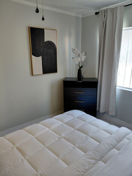 Building Photo - 2627 Buckingham Rd