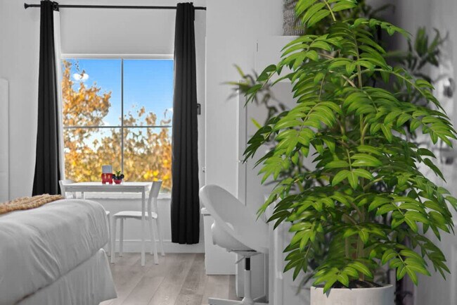 Building Photo - 8303 Palm Pkwy