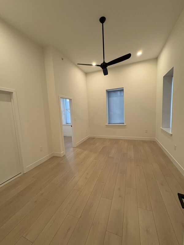 Building Photo - 611 Fagley St