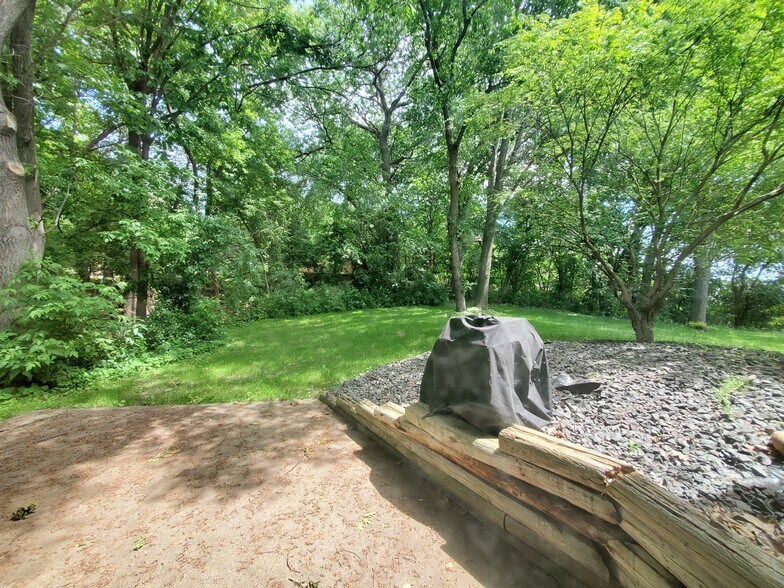 Building Photo - 2517 Cedar Hills Dr
