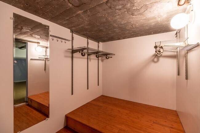 Building Photo - 156 Porter St