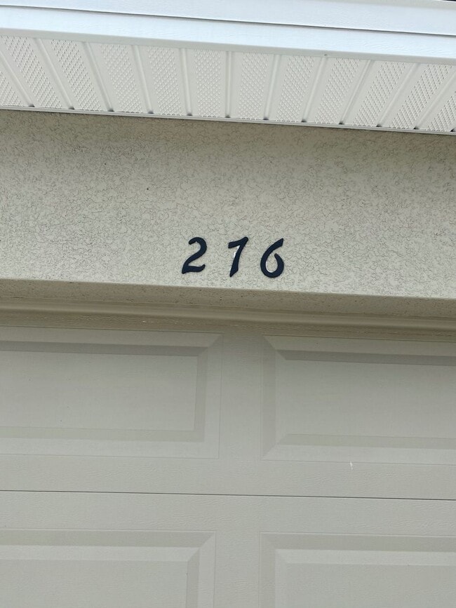 Building Photo - Desirable Lake Diamond Subdivision 3/2/2 **Won't Last**