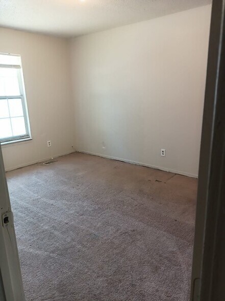 Building Photo - 1005 Westward Trails Dr