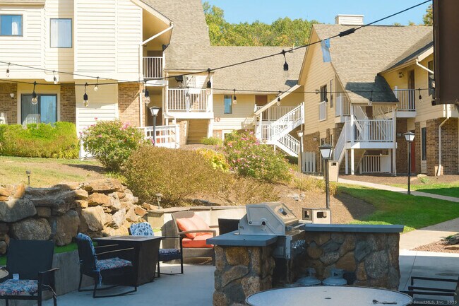 Building Photo - 1001 Bridgeport Ave