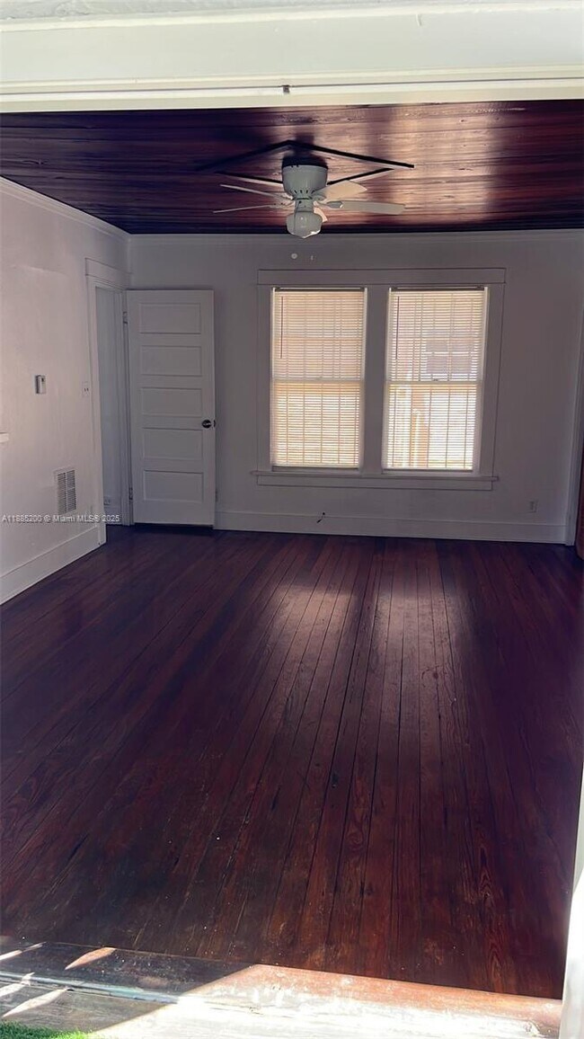 Building Photo - 315 Eucalyptus St