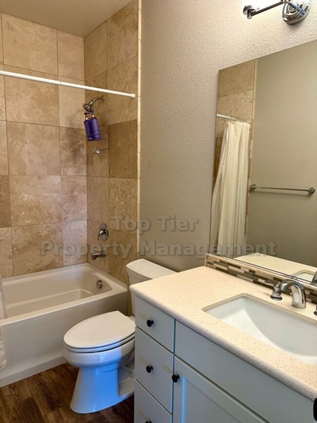 Building Photo - Charming 3 Bed, 2.5 Bath, 1,600 Sqft Marti...