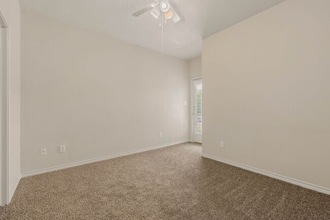 Building Photo - 304 Forest Dr Loop