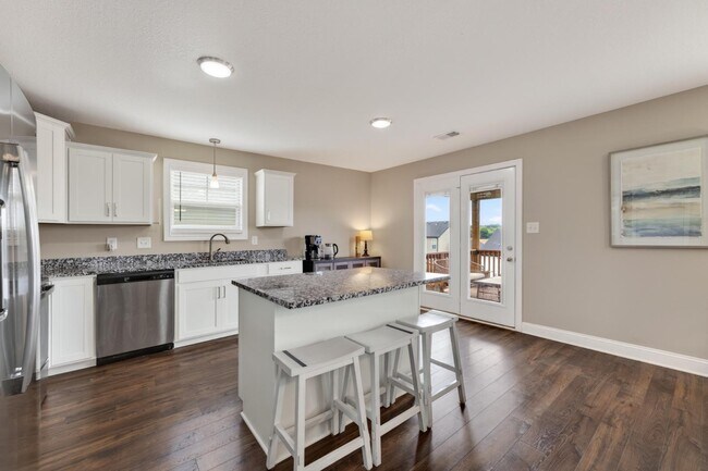 Building Photo - 950 Tufnel Dr
