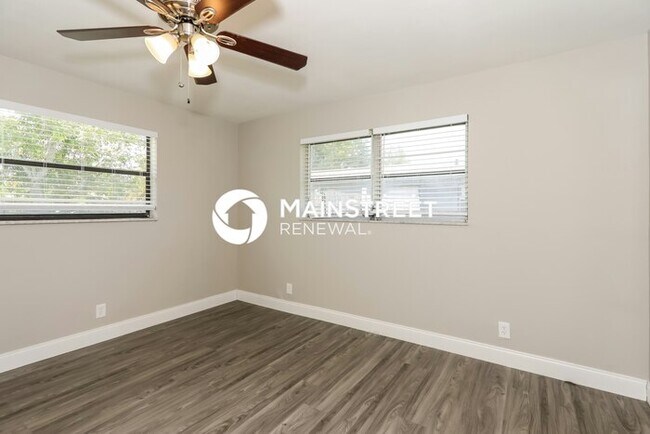 Building Photo - 4 Bedroom Pet-Friendly Home in Lauderhill, FL with Main Street Renewal