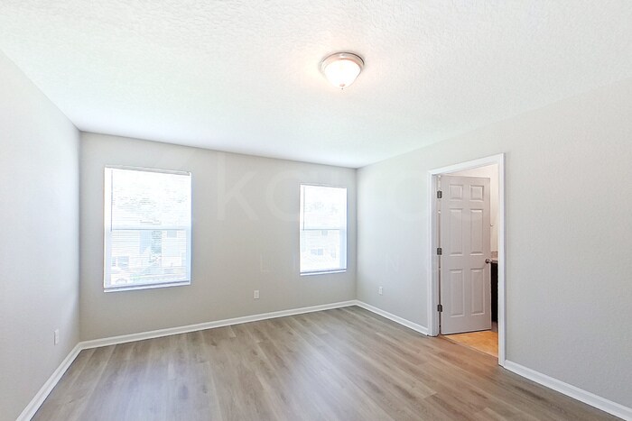 Building Photo - 1303 Mull St