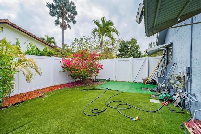 Building Photo - 7211 NW 76th St