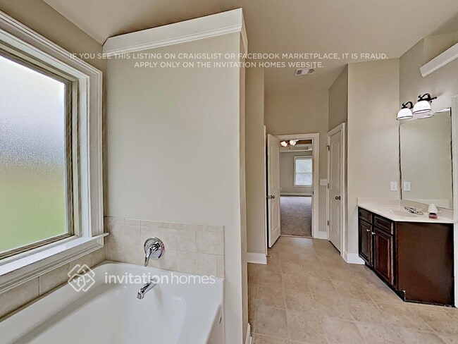 Building Photo - 5055 Carriage Bridge Ln