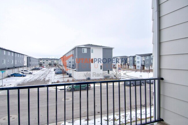 Building Photo - 388 S 980 W