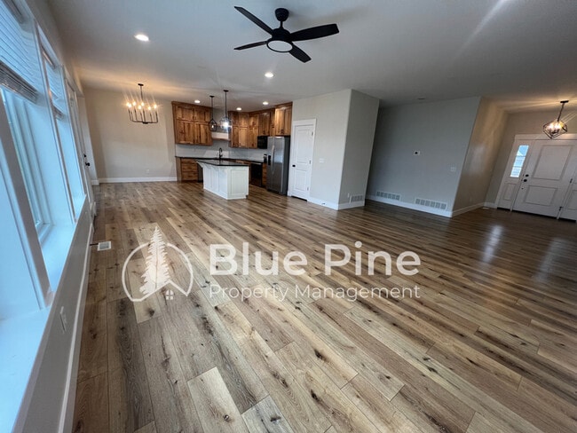 Building Photo - 1104 Cypress Loop