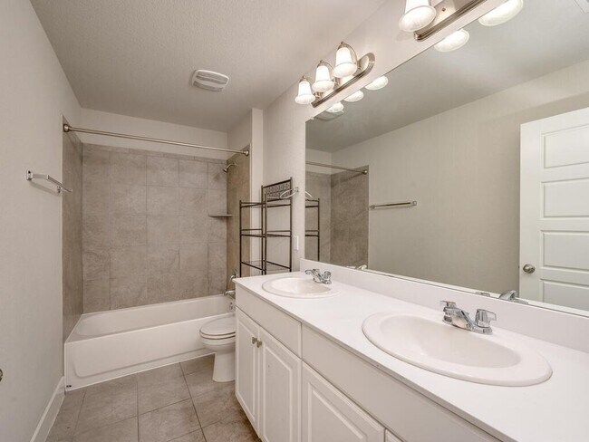 Building Photo - 305 Bridgeford Dr