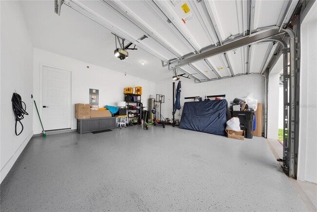 Building Photo - 16055 Silver Brk Wy