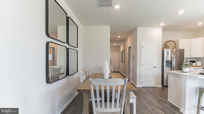 Building Photo - 141 Mazzeo Dr