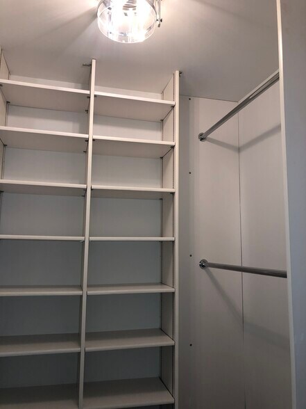 Building Photo - 1048 Independence Way
