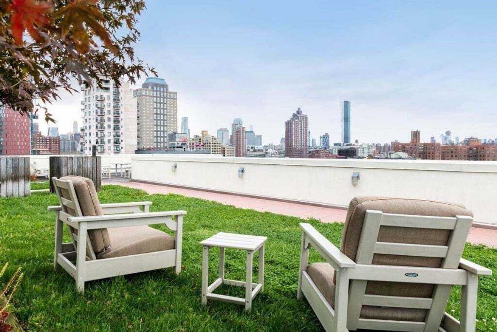 Building Photo - 233 Schermerhorn St