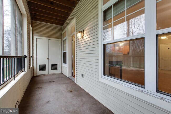 Building Photo - 2111 Ganton Green