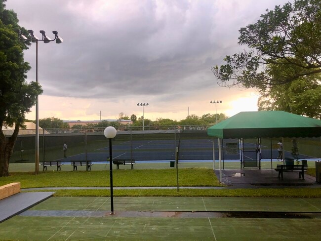 Building Photo - 2311 S Cypress Bend Dr