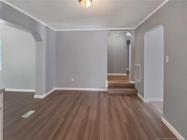 Building Photo - 1086 Essex Pl