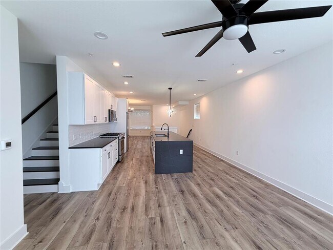 Building Photo - 1417 Kramer Ln