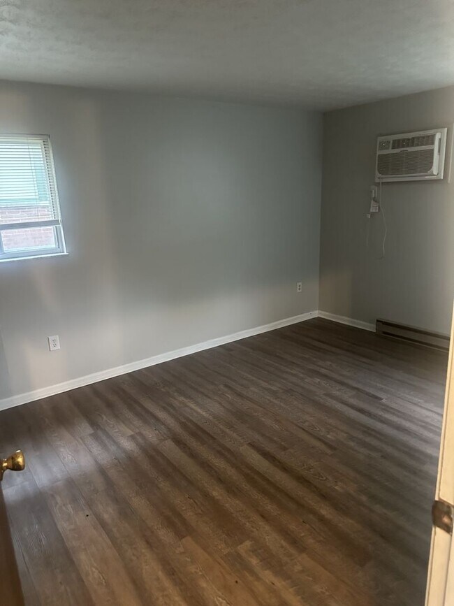 Building Photo - 733 S Ft Thomas Ave