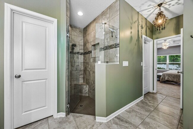Building Photo - 79425 Plummer's Creek Dr