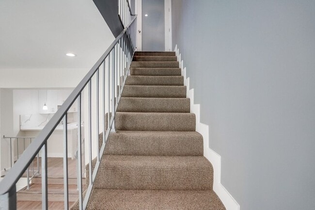 Building Photo - 441 W Queen St