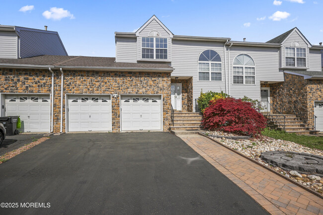 Primary Photo - 17 Kingfisher Ct