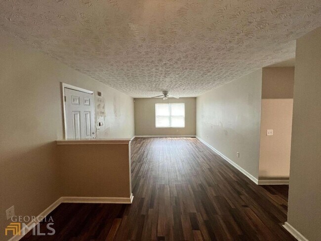 Building Photo - 13101 Fairington Ridge Cir