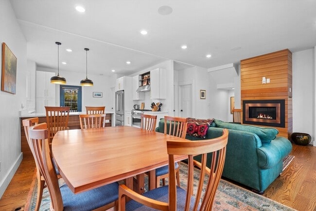 Building Photo - 38 Chester St