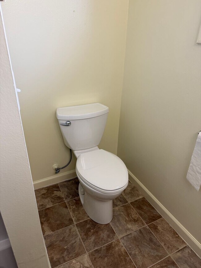 Building Photo - Nice single level 2 bedroom 1 bath house in Springfield!