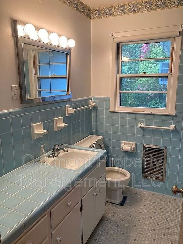 Building Photo - 291 Channing Dr