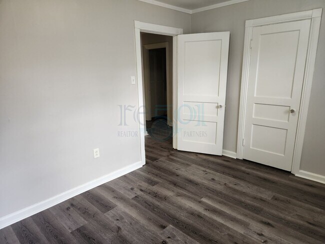 Building Photo - Riverdale Bungalo