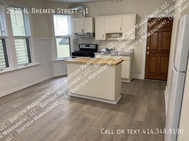 Building Photo - 2935 N Bremen St