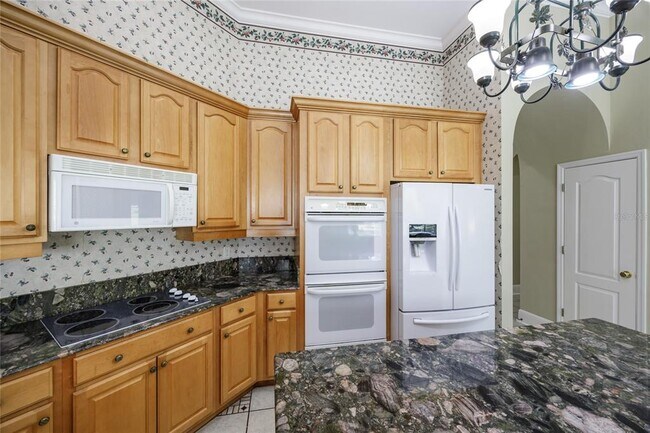 Building Photo - 7513 SW 35th Way