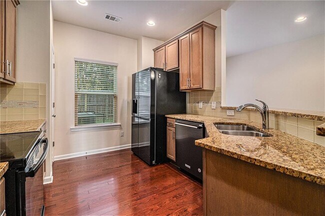 Building Photo - 5004 Longview Walk