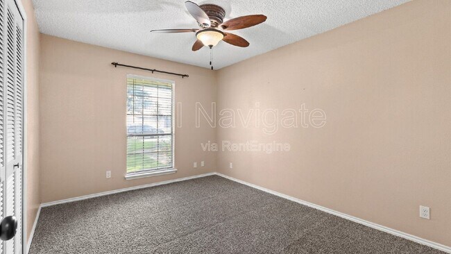 Building Photo - 4606 Crested Land