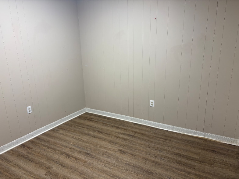 Building Photo - 603 Thornhill Dr