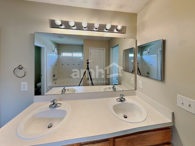 Building Photo - 6486 Hannah Stables Dr