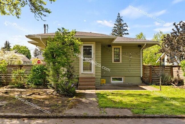 Building Photo - 4 Bedroom Bungalow Inner Northeast Portlan...