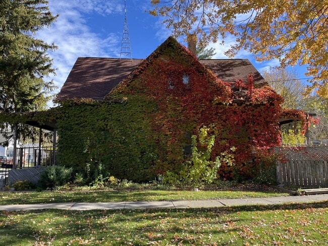 Building Photo - 1757 Wood St