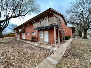 Building Photo - 2506 Redbud Ln