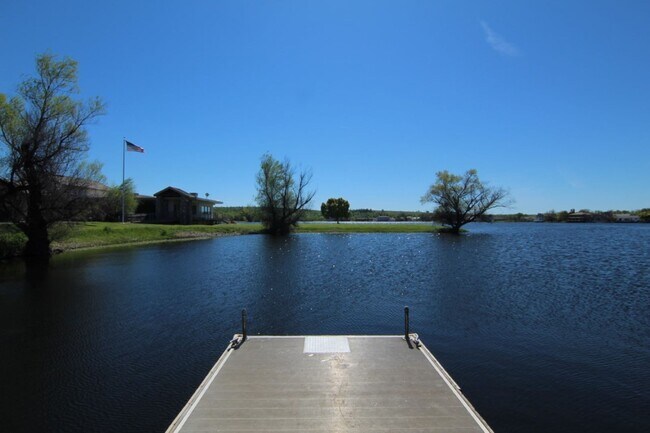 Building Photo - Lake California Home for Rent | Gated Community, Lake Access, River Access, Garage