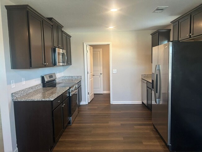 Building Photo - Stunning New Construction in the Heart of Columbus